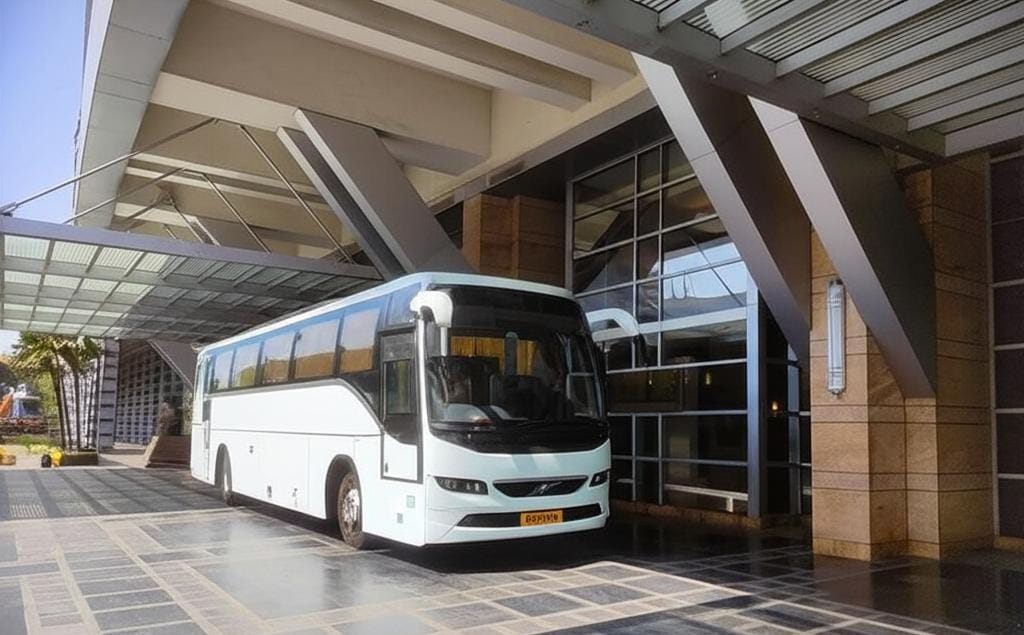 Standard Coach 21 to 30 Seats Mumbai